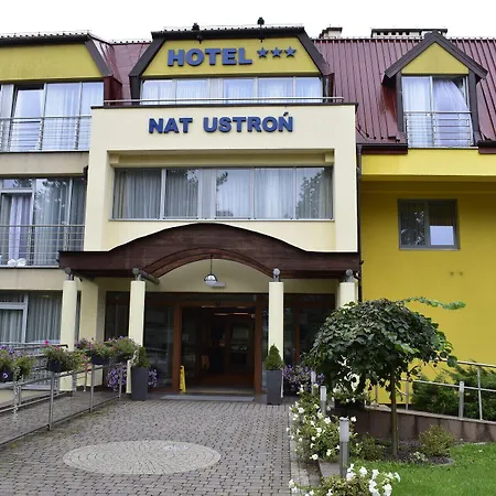 *** Nat 우스트론