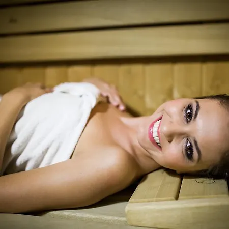 호텔 *** Nat 우스트론