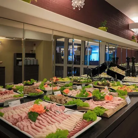 *** Nat 3* 우스트론