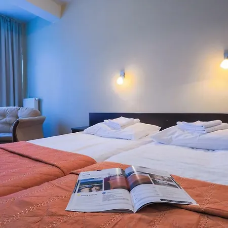 Hotel *** Nat