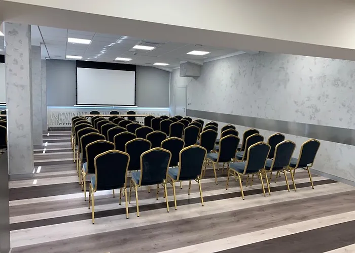 *** Nat מלון אוסטראון